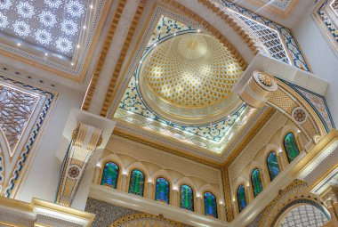 Qasr Al Watan başkanlık sarayının müsrif Büyük Salonu 'nun resmi..