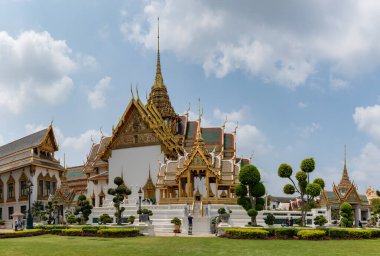 Büyük Saray 'daki Dusit Maha Prasat Kraliyet Sarayı' nın resmi..