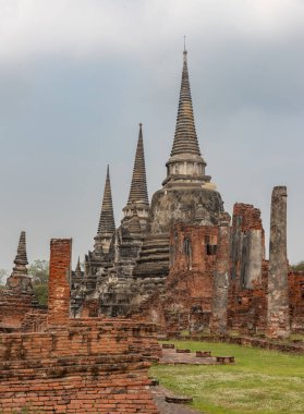 Wat Phra Si Santhe Tapınağının bir resmi..