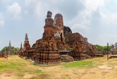 Wat Mahathat Tapınağının bir resmi..
