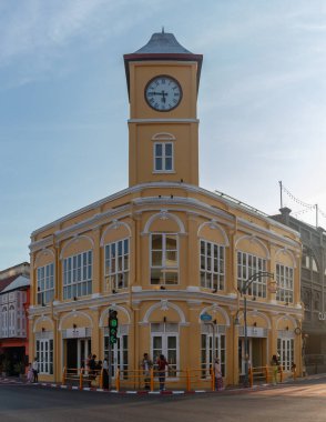 Phuket Eski Kasabası 'ndaki Sarı Müze Phuket Binası' nın resmi..