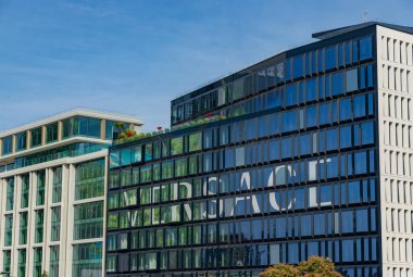 Milano 'daki Gianni Versace Genel Merkezi' nin bir resmi..