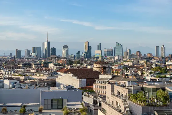 Porta Nuova iş bölgesinin bir resmi..