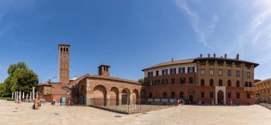 Milano 'daki Sant' Ambrogio Bazilikası 'nın resmi..