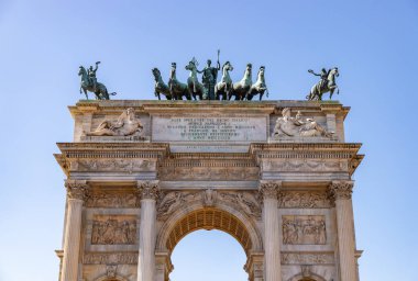 Milano 'daki Arco della Pace' in bir resmi..