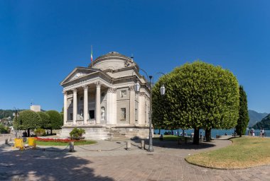 Tempio Voltiano 'nun bir resmi. Como içinde.