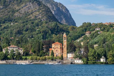 San Lorenzo Kilisesi 'nin Tremezzo, Como Gölü' ndeki resmi..