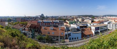 Brno 'nun güneyinin panorama resmi..