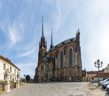Brno 'daki Aziz Peter ve Paul Katedrali' nin bir resmi..