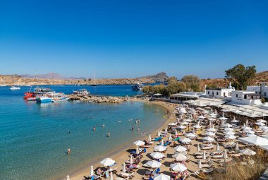 Lindos Plajı 'nın bir resmi..
