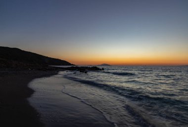 Rodos 'taki Kamiros Sahili' nde güneşin batışının bir resmi..