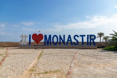 Manastır tabelasının resmi..