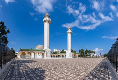 Manastır 'daki Habib Bourguiba mozolesinin bir resmi..
