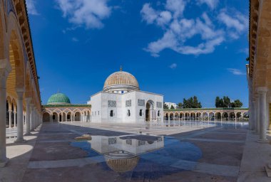 Manastır 'daki Habib Bourguiba mozolesinin bir resmi..
