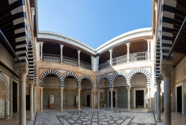 Kairouan 'daki Sidi Abid al-Ghariani türbesinin bir resmi..