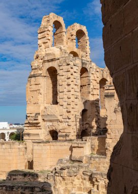 El Jem Roma Amfitiyatrosunun bir resmi..