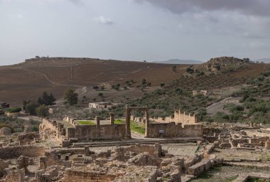 Dougga Arkeolojik Alanı 'ndaki Dar El Echab Tapınağı' nın bir resmi..