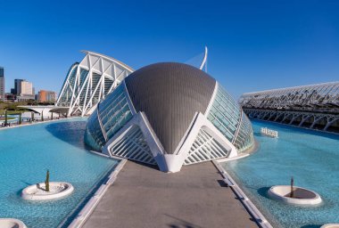 Hemisferic 'in bir resmi, Sanat ve Bilim Şehri' nin bir parçası..