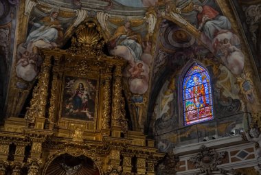 Valencia 'daki Saint Nicolas Kilisesi' nin müsrif iç mekanının bir resmi..