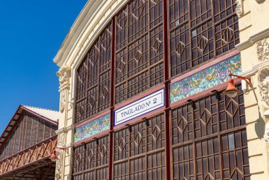 Valencia Limanı 'ndaki Tinglado 2 Eski Depo' nun bir resmi..