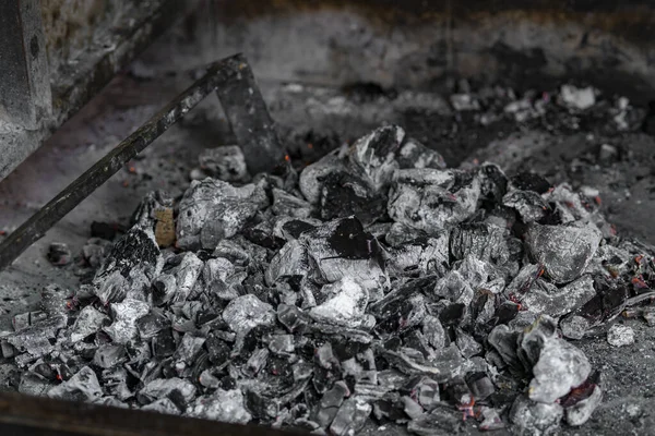 Kohle Und Kohle Nahaufnahme Eines Brennenden Feuers — Stockfoto