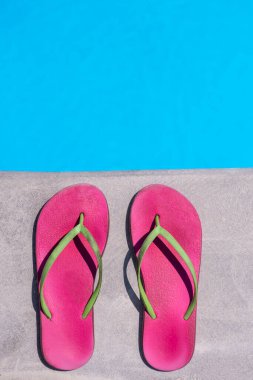 tokat yüzme havuz kenarında