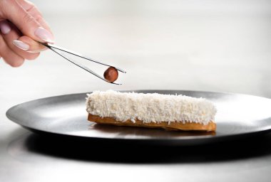 Hindistan cevizli fındıklı Fransız ekini. 