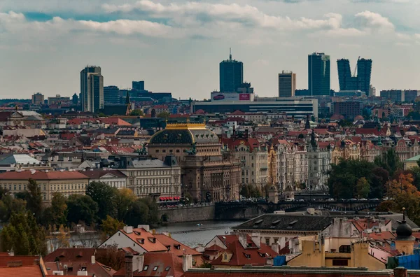 Stadsbild Prag Med Röda Tak Tjeckien Europa Vacker Utsikt — Stockfoto