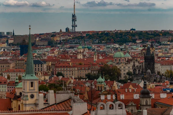 Prahan Kaupunkikuva Punaisilla Katoilla Tsekin Tasavalta Eurooppa Kaunis Näkymä — kuvapankkivalokuva