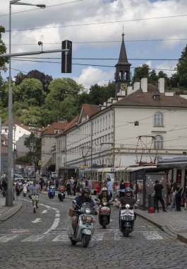 Prag, Çek Cumhuriyeti - 19 Haziran 2024: Prag, PragoVespa 2024 'te Moped festivali. 