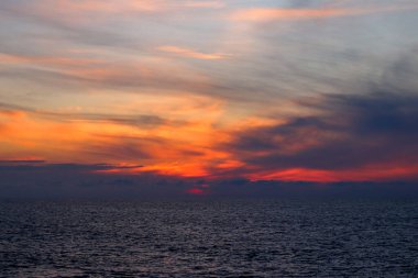 Kobuleti, Gürcistan 'da Karadeniz kıyısında gün doğumu