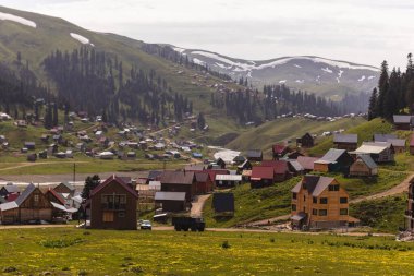 Kafkasya dağlarındaki Bakhmaro köyü, Georigia