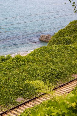 Georgia 'nın kırsal kesimlerinde raylar var.