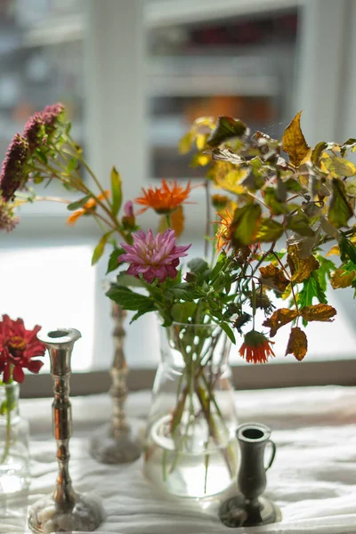 Variété Fleurs Dans Vase Sur Une Table Bois Dans Une — Photo