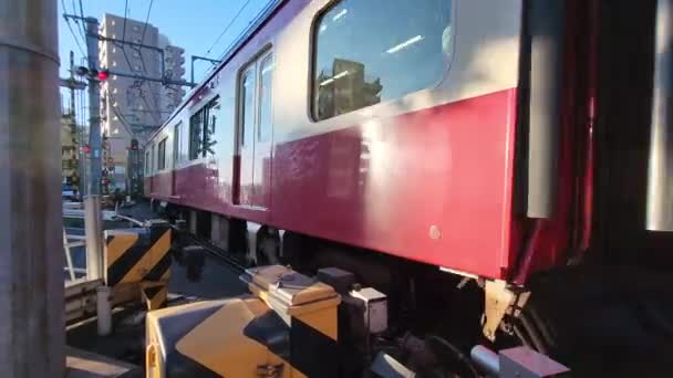 Eisenbahnübergang Shinagawa Tokio November 2022 — Stockvideo