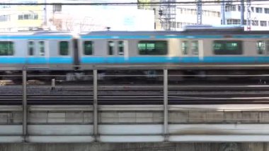 Japonya 'da çalışan tren, Tokyo Peyzajı