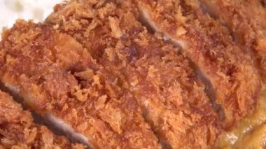 Japon köri pirzolası, video klibi