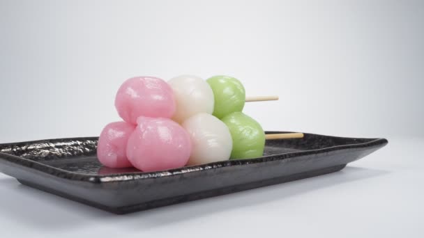 Ζυμαρικά Τρία Χρώματα Ιαπωνικά Παραδοσιακά Γλυκά Dango — Αρχείο Βίντεο