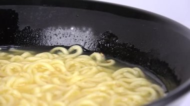 Japon Tuzlu Ramen İçindekiler Yok