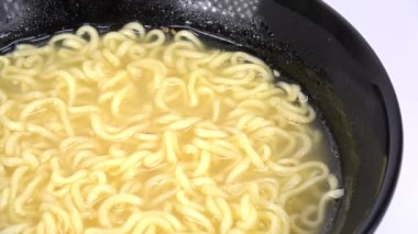 Japon Tuzlu Ramen İçindekiler Yok