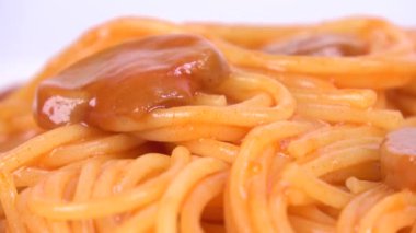 Japon spagettisi Napolitana, kısa video klibi