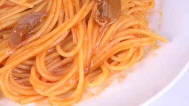 Japon spagettisi Napolitana, kısa video klibi