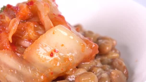 Pikantní Kimchi Natto Zblízka Videoklip — Stock video