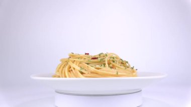 Pasta Peperoncino, kısa video klibi