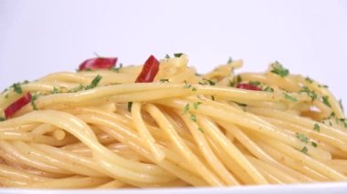 Pasta Peperoncino, kısa video klibi