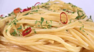 Pasta Peperoncino, kısa video klibi