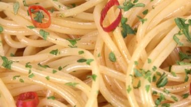 Pasta Peperoncino, kısa video klibi