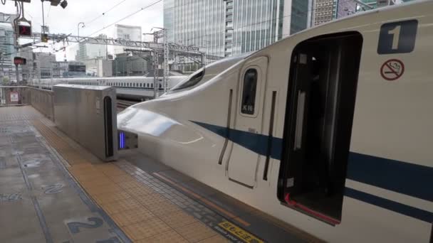 东京新干线车站2023号特快列车 — 图库视频影像