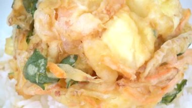 Tempura Kakiage pirinç kasesi Japon geleneksel yemeği Kakiagedon