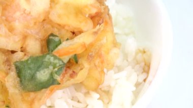 Tempura Kakiage pirinç kasesi Japon geleneksel yemeği Kakiagedon